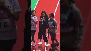 How Yeri Greet Nayeon