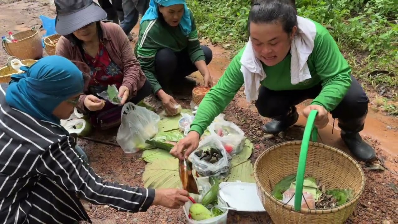 บรรยากาศแบบนี้ไม่ได้มีง่ายๆเก็บเห็ดมาเหนื่อยๆได้เมนูแบบนี้บอกเลยว่าอร่อยสุดๆ