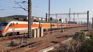 123次自強號大湖站北通過(12車附掛親子車廂)