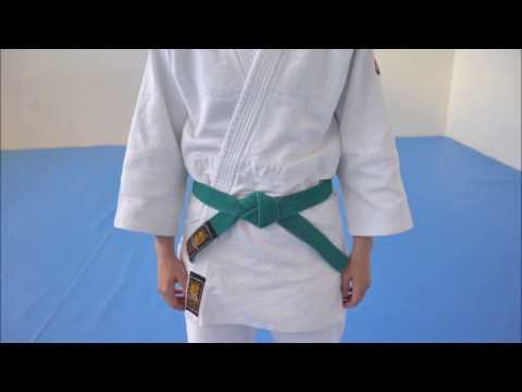 Video: Cómo Atar Un Cinturón En Judo
