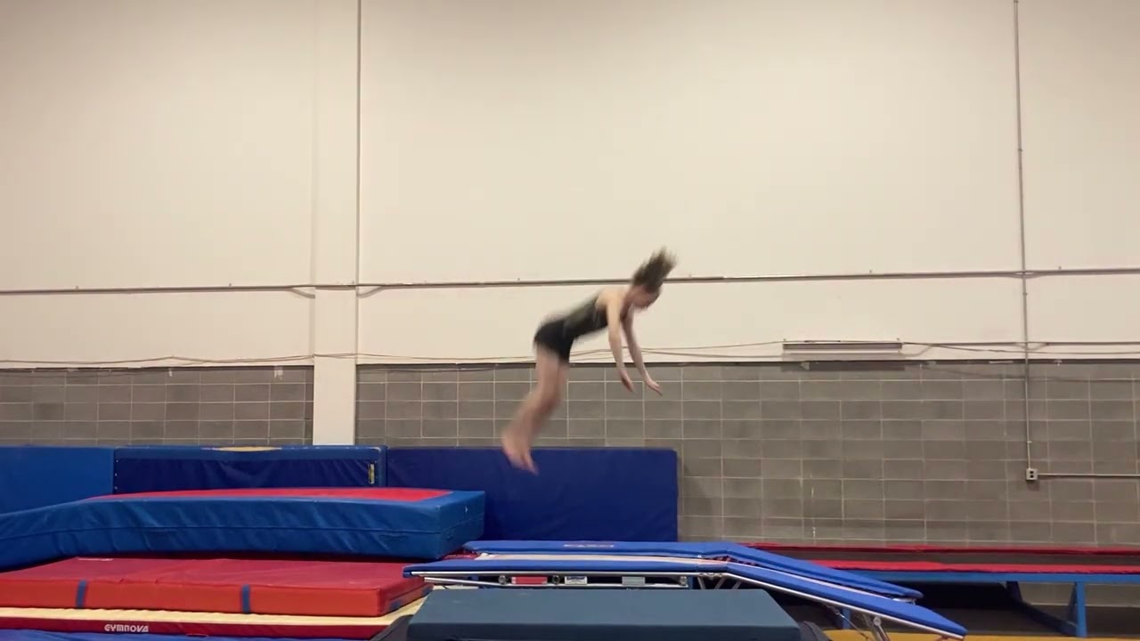 Youtube video: [DMT] Half-out tuck (backward) - Nolan Zurek 🇨🇦