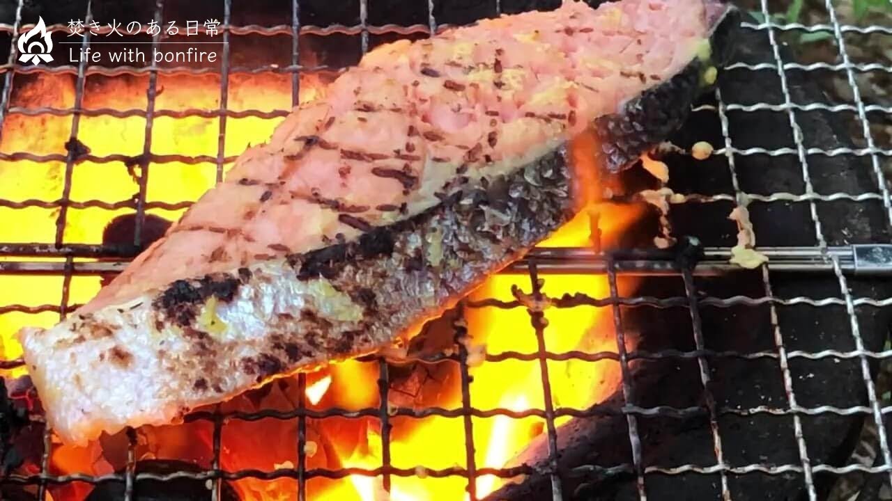 七輪で魚を焼く 豚もも炭焼き 鮭の西京漬け ハイボール Youtube
