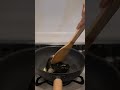妻におにぎりとられて泣いちゃった男