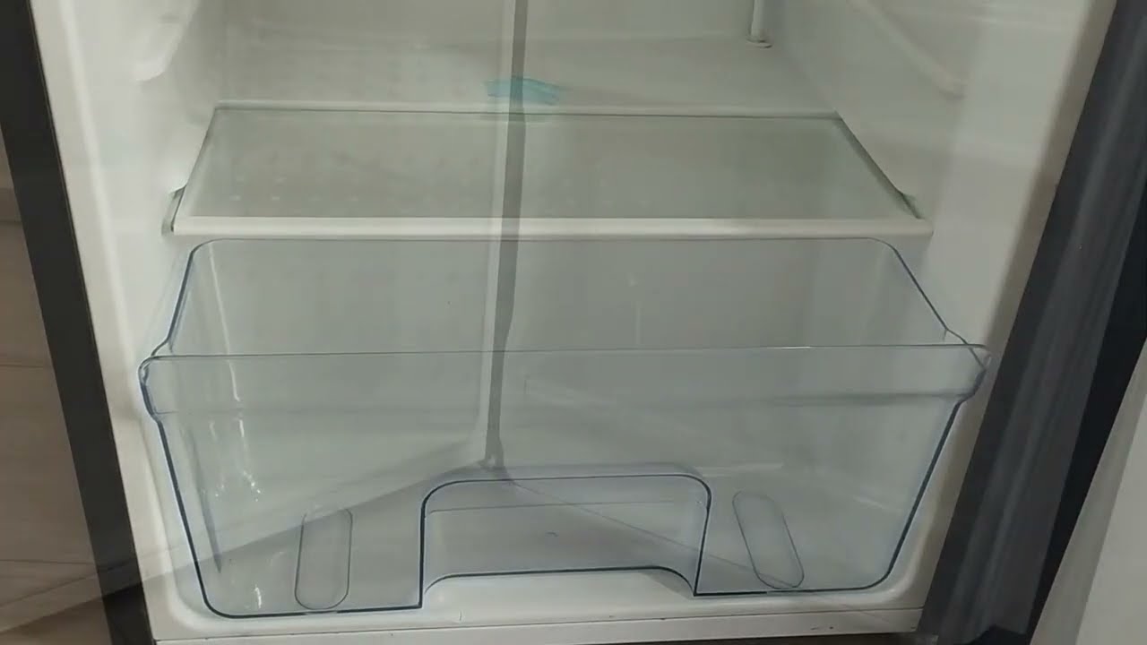 Frigobar marca Libero negro 90 litros