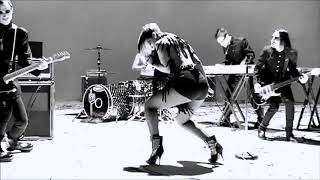 Rihanna 2009-05- ROCKSTAR 101 v2 (ft. Slash)