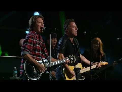 John Fogerty & Bruce Springsteen - Fortunate Son.