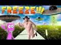 Alien Red Light Green Light! 👽 Don't Move Challenge with Explorer Riley — Space Game