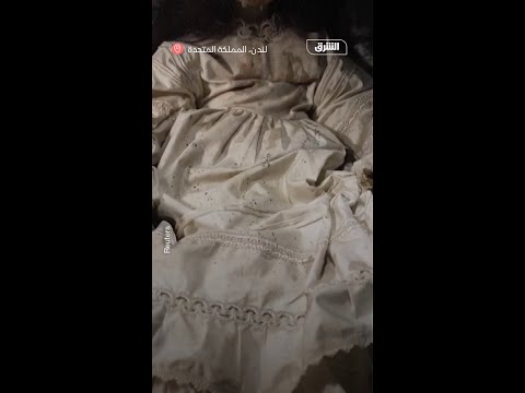 دمى ملعونة وأدوات لصيد مصاصي الدماء في معرض بلندن