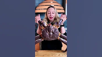 Готовим крабовый салат из гигантского камчатского краба | Большая еда