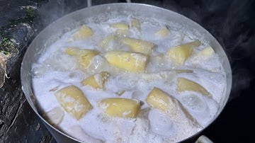 Độc quyền nồi khoai mì nước cốt dừa nấu bếp than rất hiếm có ở Sài Gòn