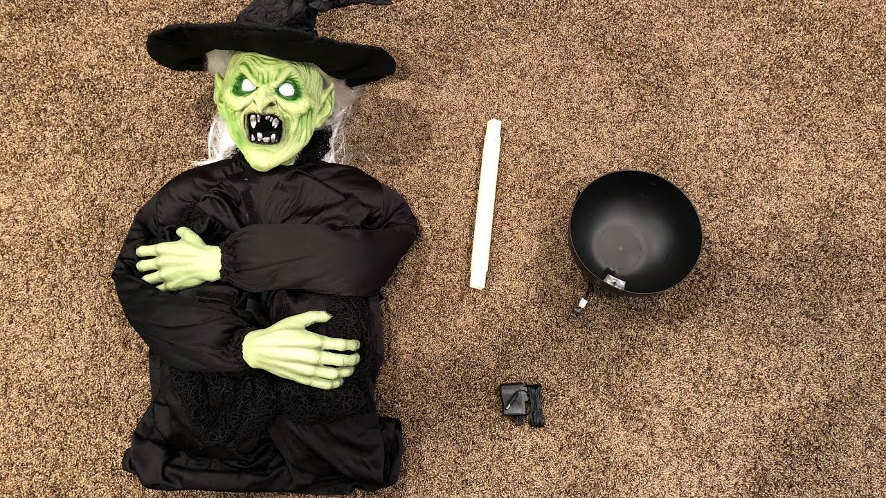 Instructional setup of Sitting Scare Witch