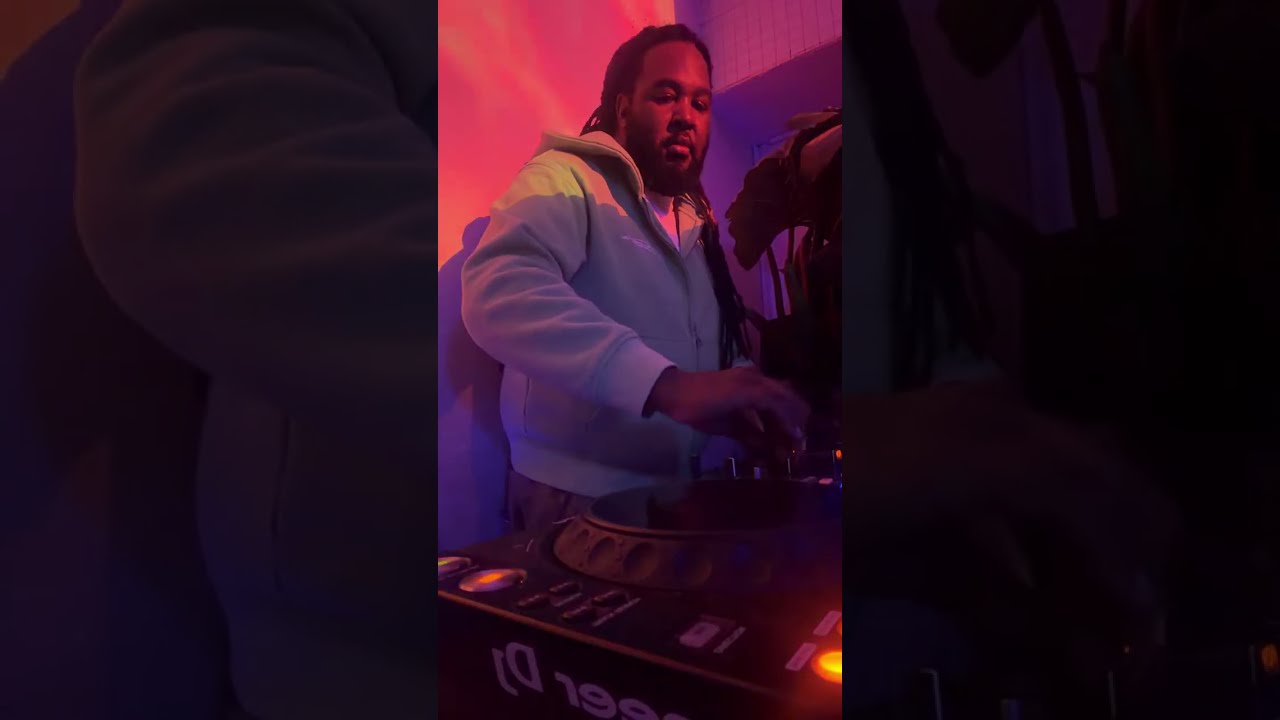 DJ SKOLi is live!