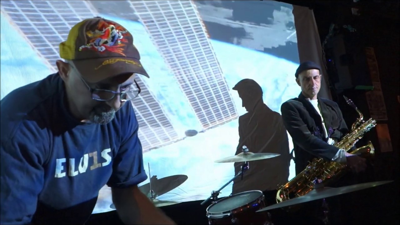 Australian Improv - Wear What You Find duo - Live 2018