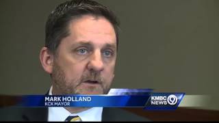 KCK mayor raises criticism, questions about fire department