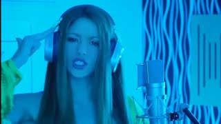 Shakira - Pa' tipos como tú (Letra Completa)Shakira ft Bzrap | SHAKIRA | BZR MusicSessions #53