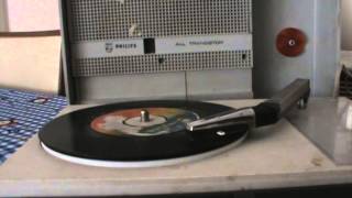 Zeki̇ Müren Bir Kerre Bakanlar Unutur Derdi Günahı