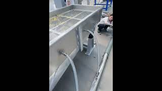 Air-cooled linear vibrating screen