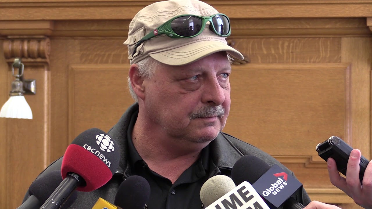 Saskatchewan worker laid off, temporary foreign workers retained YouTube