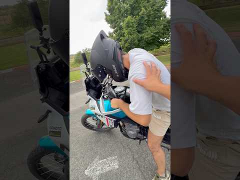 INTENTÉ ENSEÑARLE A MONTAR EN MOTO…🤦🏻‍♂️