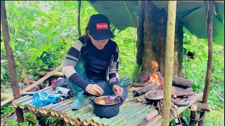 bushwalking in the forest. Use bamboo as shelter. find crabs. Pick wild vegetables to eat