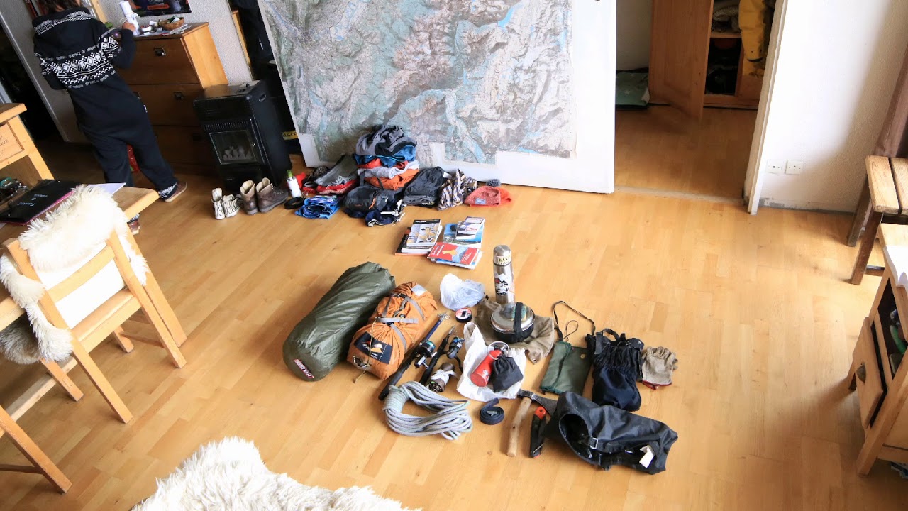 Packing canoeing gear, destination : Lapland