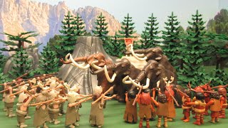 Neanderthal VS CroMagnon: Prehistoric Battle and Mammoths ! Stopmotion Playmobil !