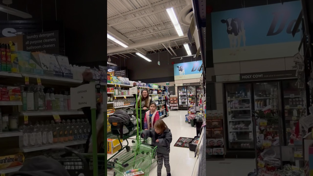 Letting my kids pick out their teachers Christmas presents 🎁🎄 