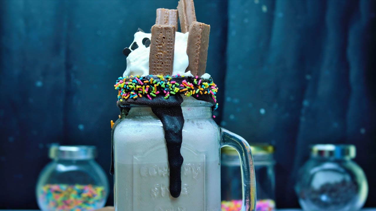 HOMEMADE FREAK SHAKES| KitKat Chocolate Freakshake| BEST FREAKSHAKE RECIPES|