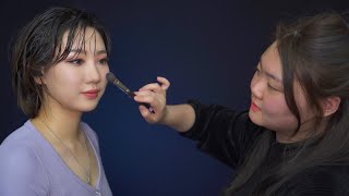 [ASMR] Makeup artist doing a smokey makeup real sound ASMR | Feat. Gentle Blush
