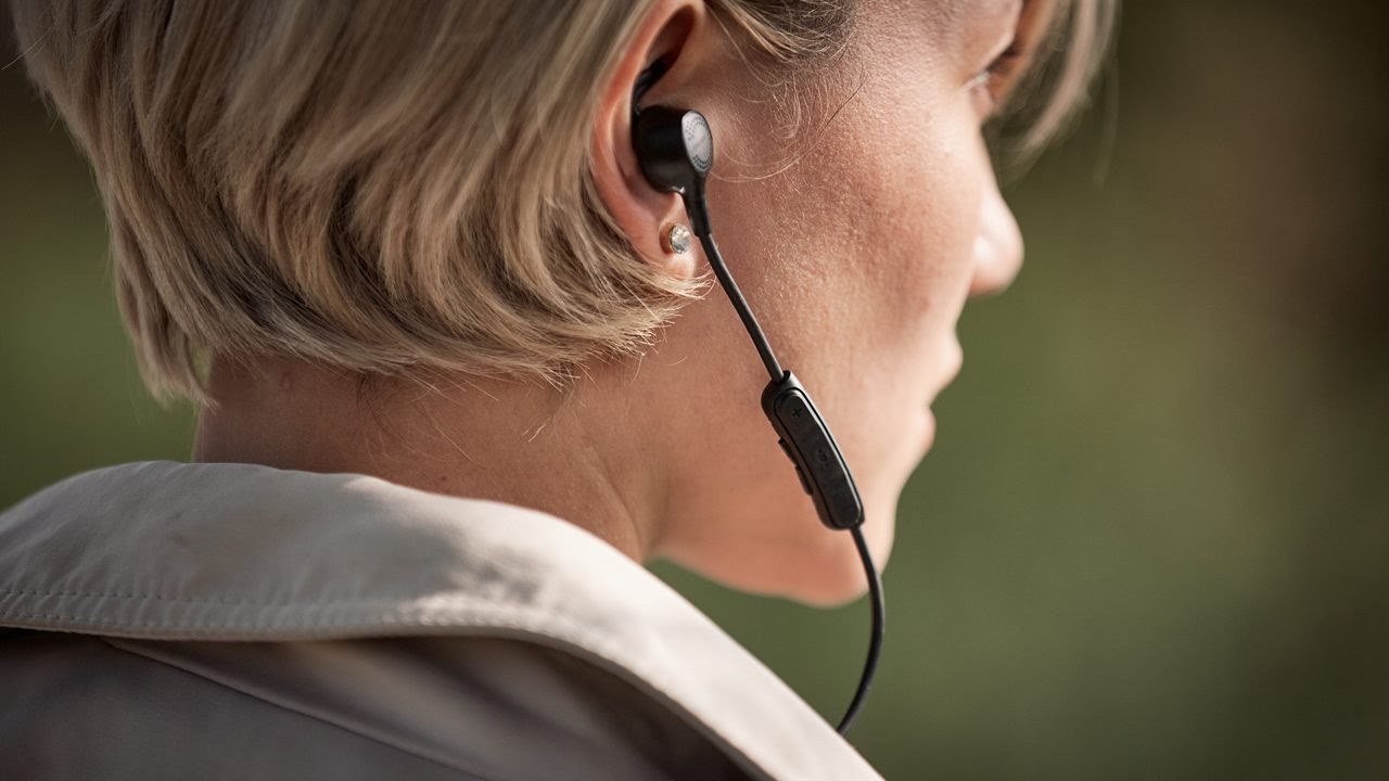 BOSE QuietControl 30 - беспроводные наушники с активным шумоподавлением