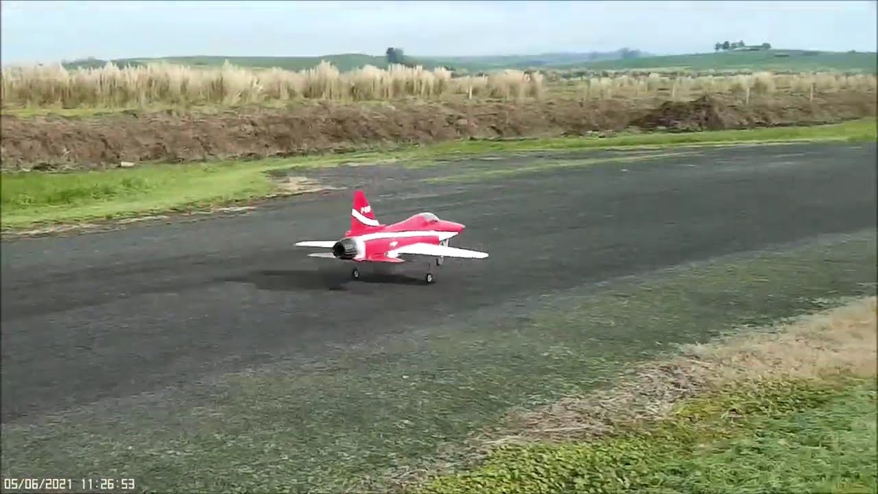 Aerotetris F20 Tigershark - 2400mm. Test flight.  K85 turbine