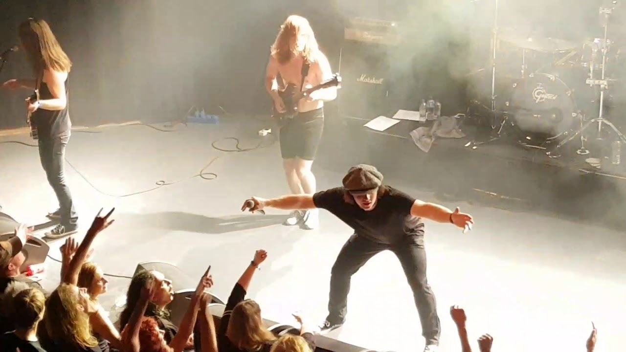 AC/DC - Thunderstruck - ACinDC - YouTube