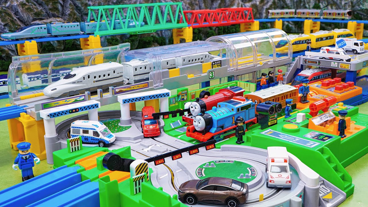 Plarail Shinkansen Subway ☆Construction Subway Line via Dokidoki Mountain & Tomica Railroad Crossing