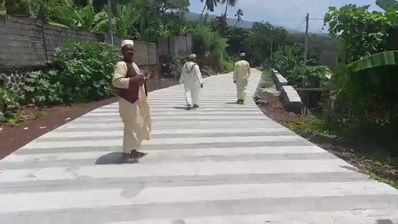 Reportage : La route de KANDANI