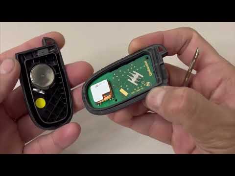 Jeep grand Cherokee wk2 replacement battery in remote control smart key замена батарейки на ключе
