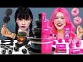 ピンク色の食べ物 VS 黒い食べ物チャレンジ｜ASMRモッパン デザート対決 ウェンズデー VS バービー