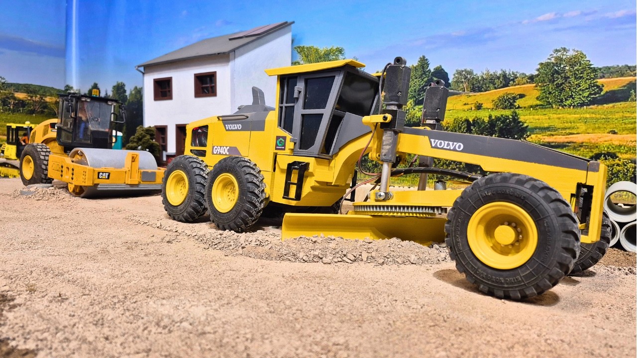 Grading A Road with A Road Grader Smoothening A Rough Road On RC Construction Site!