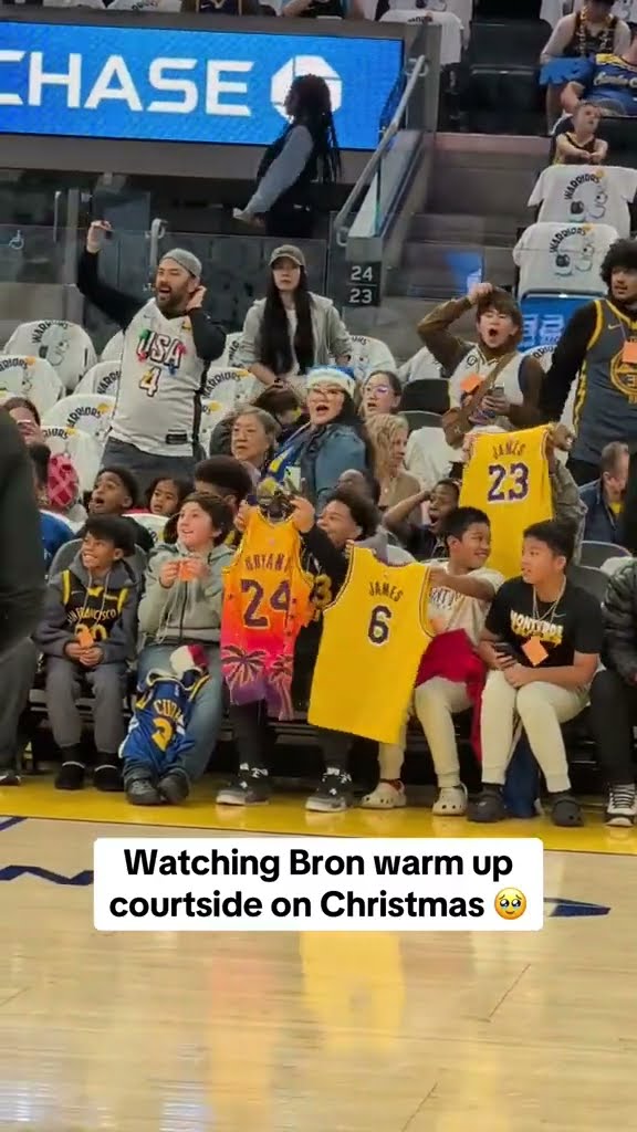 LeBron getting ready on Christmas Day ? ?