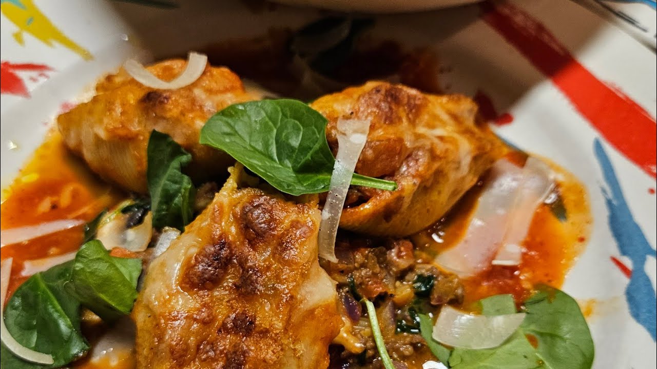 Pork ragu for stuff jumbo she'll pasta