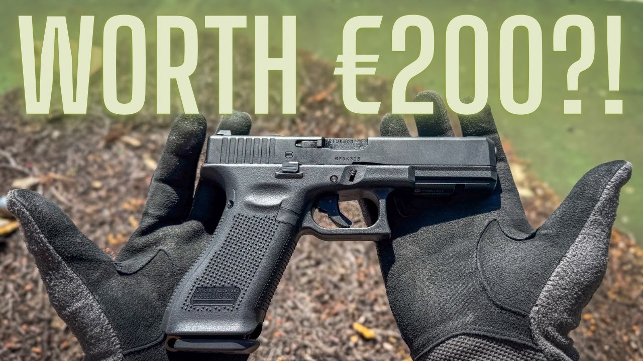 Распаковка и обзор страйкбольного пистолета Umarex Glock 17 GBB от ветерана британской армии!