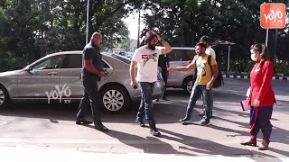 KGF2 Actor Yash Spotted At Airport With Fans 2020 || Kannada Film News || #KGF2 || YOYO TV Kannada