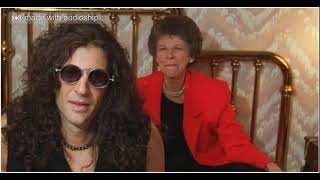 Howard's mom calls mother from the mother show