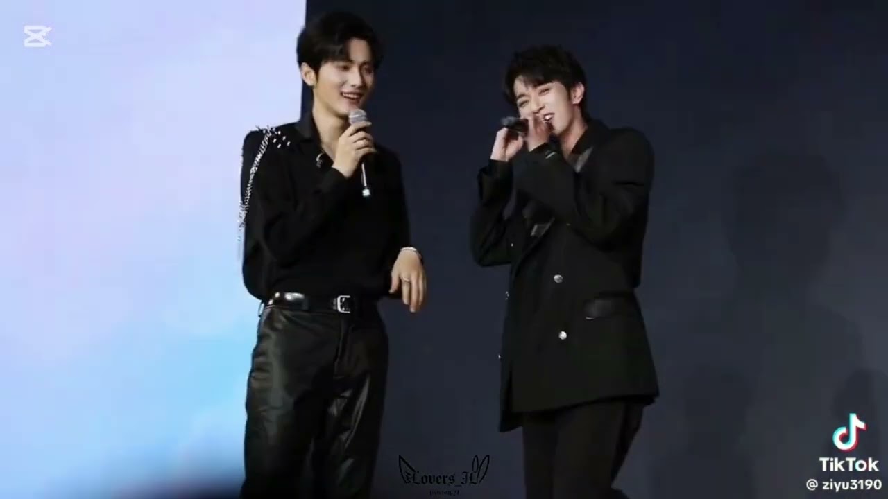 Is it a confession of love? ocean 💕😘🤭