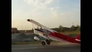 Plane crashes into van VIRAL IMPOSIBLE