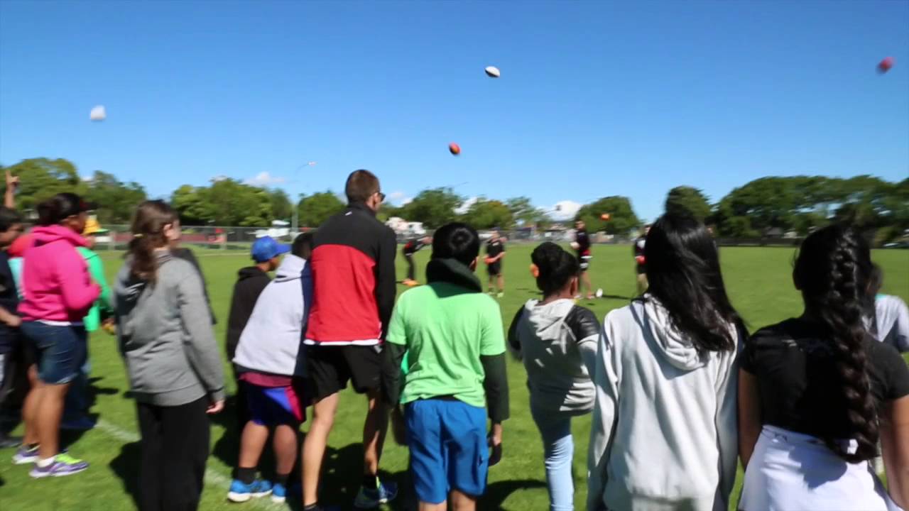 football score Auckland kids have a ball