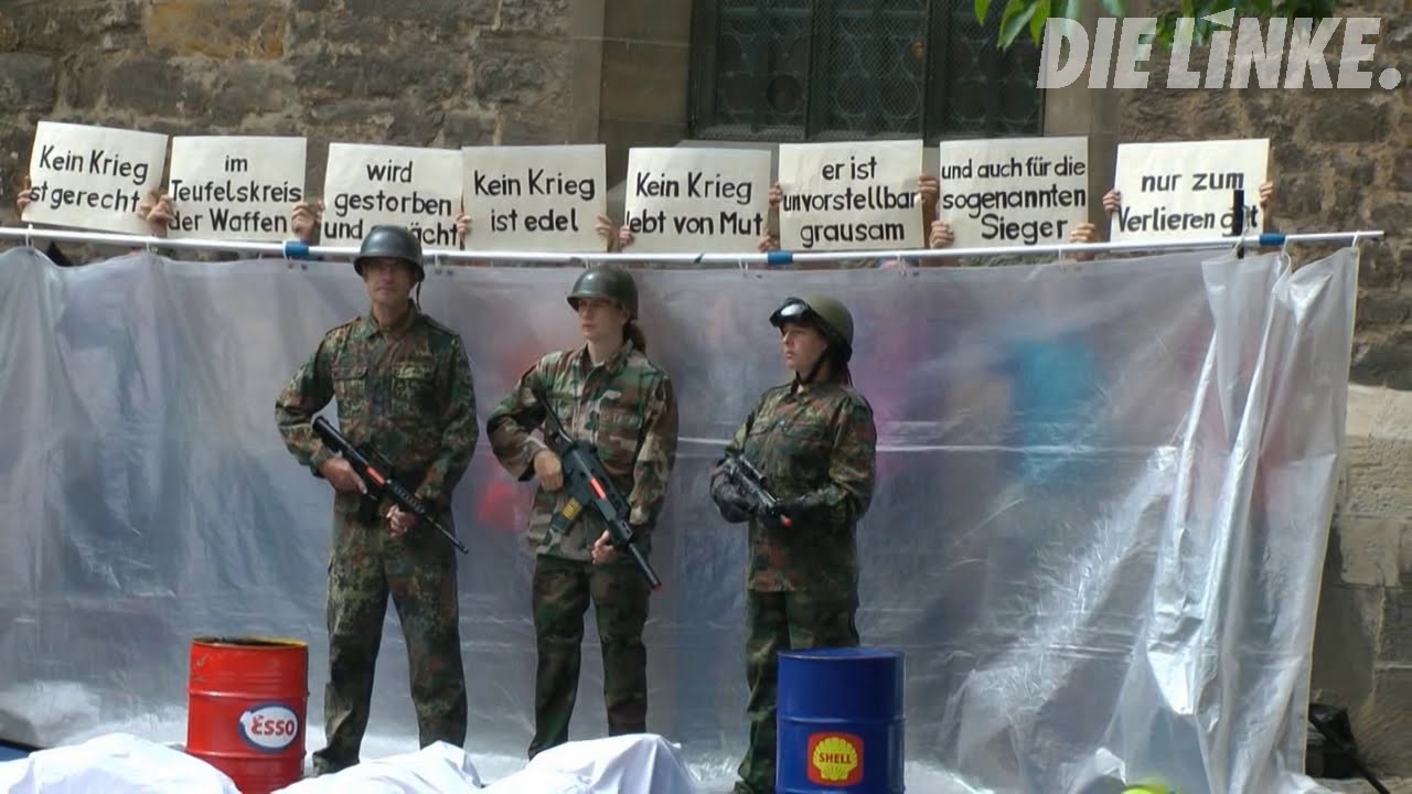 Mahnwache und Friedensfahrt der Deutschen Friedensgesellschaft (Station in Naumburg)