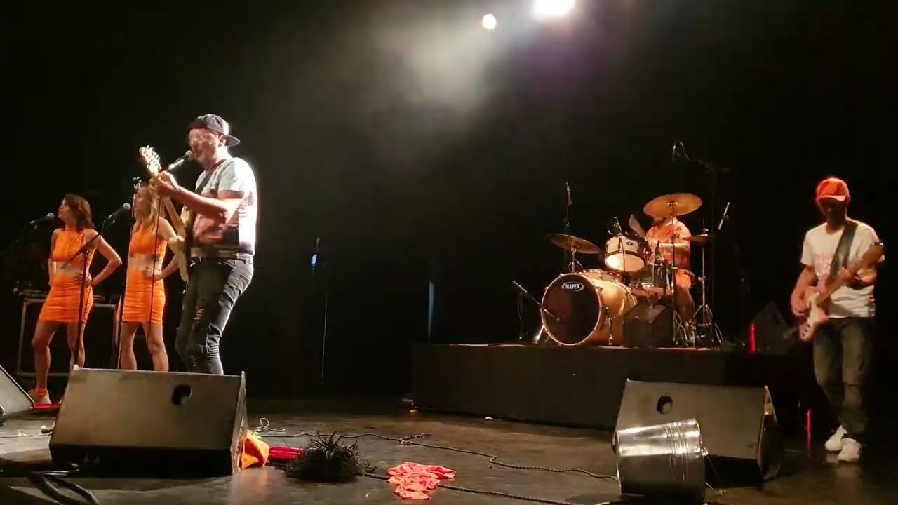 Didier Super et son groupe Discount - Medley @ Saint-Laurent-de-Neste - 29 Septembre 2023