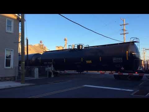 NS 9685 leads 6E4 (B&A)