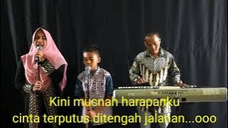 ANTARA HITAM DAN PUTIH - HELLEN SPARINGGA - BAGOES FAMILY (COVER)