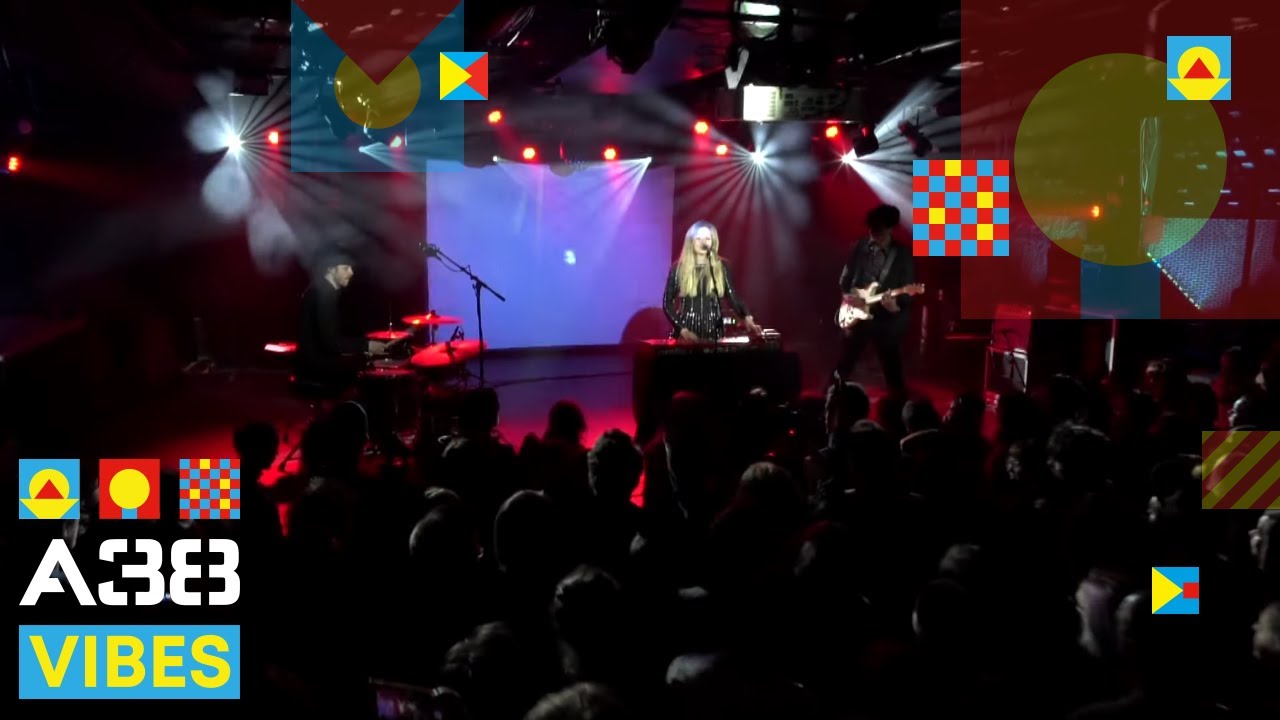 Still Corners - The Photorograph // Live 2019 // A38 Vibes